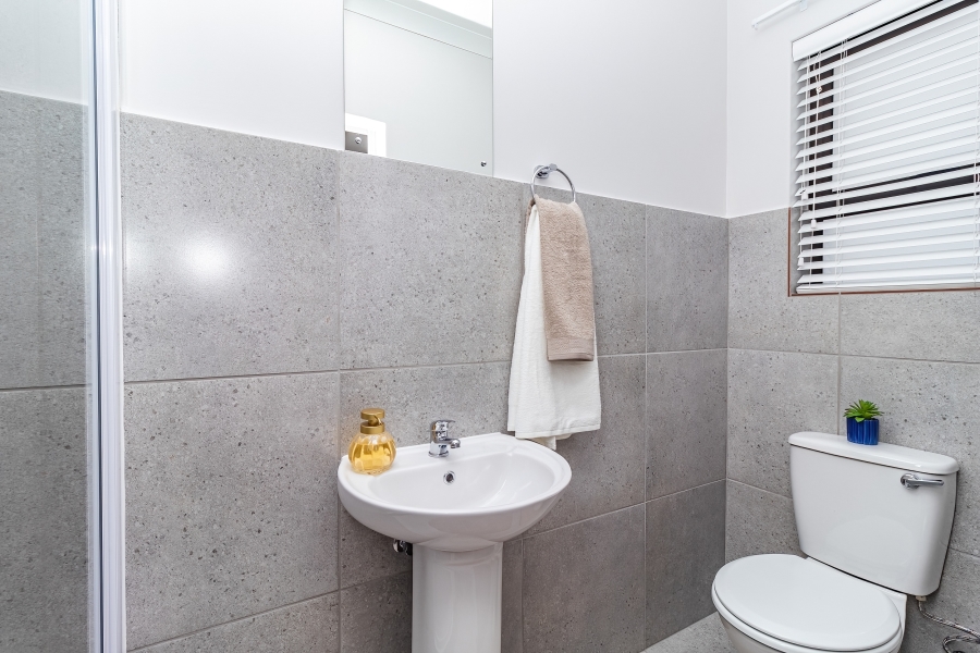 To Let 3 Bedroom Property for Rent in Stellendale Western Cape